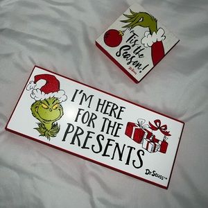 Set of 2, The Grinch 💚 Christmas Table Decor